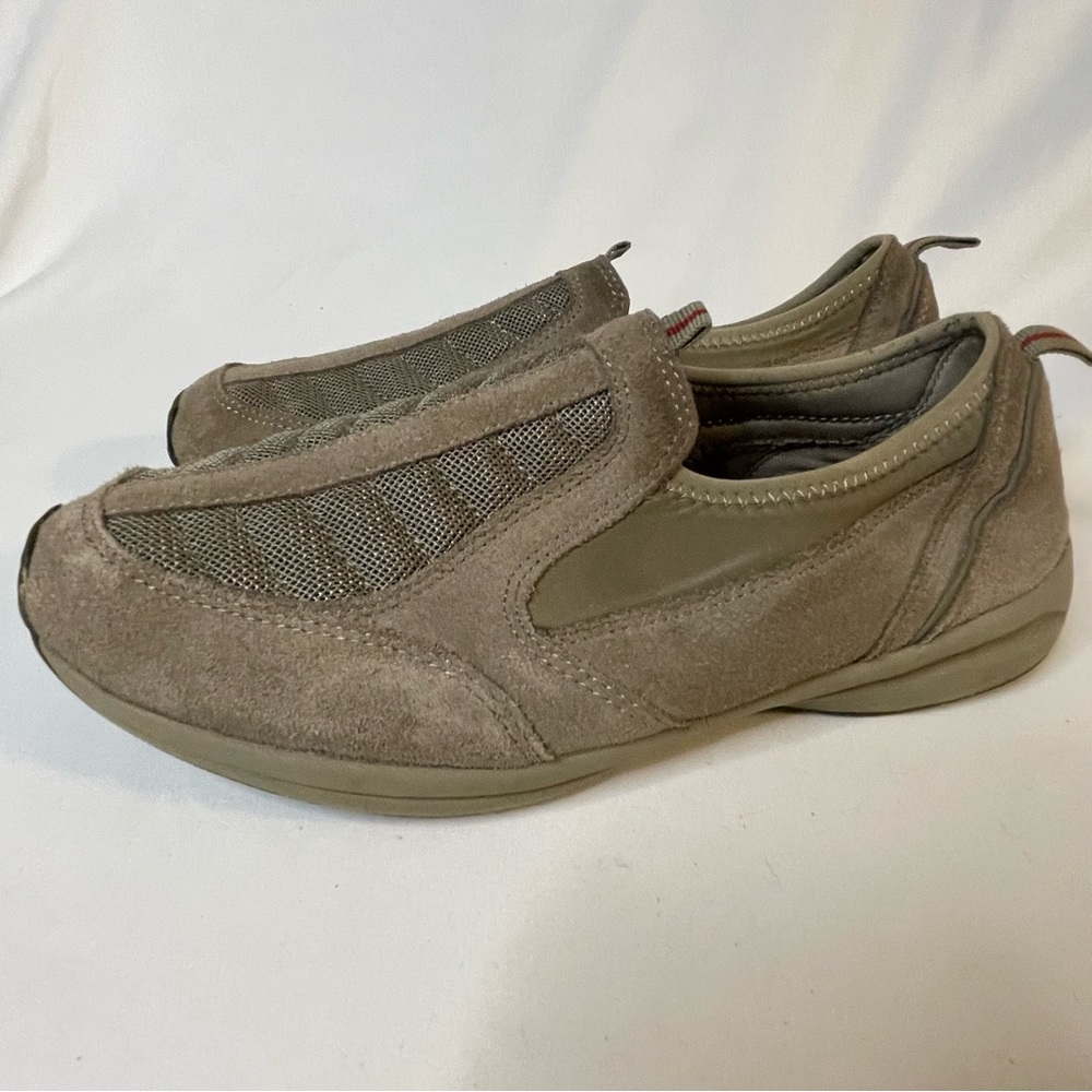 Easy Spirit Espiers Taupe Suede Slip-ons Women’s Size 8.5W